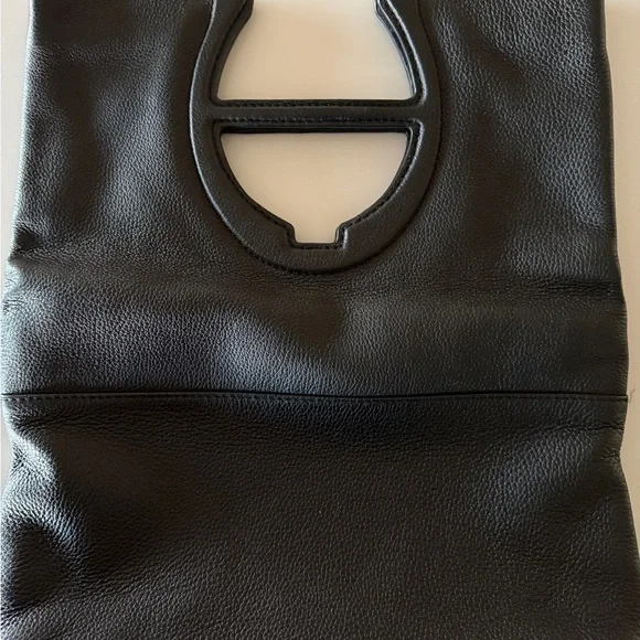 Etienne Aigner Black Clutch - Picture 10 of 13